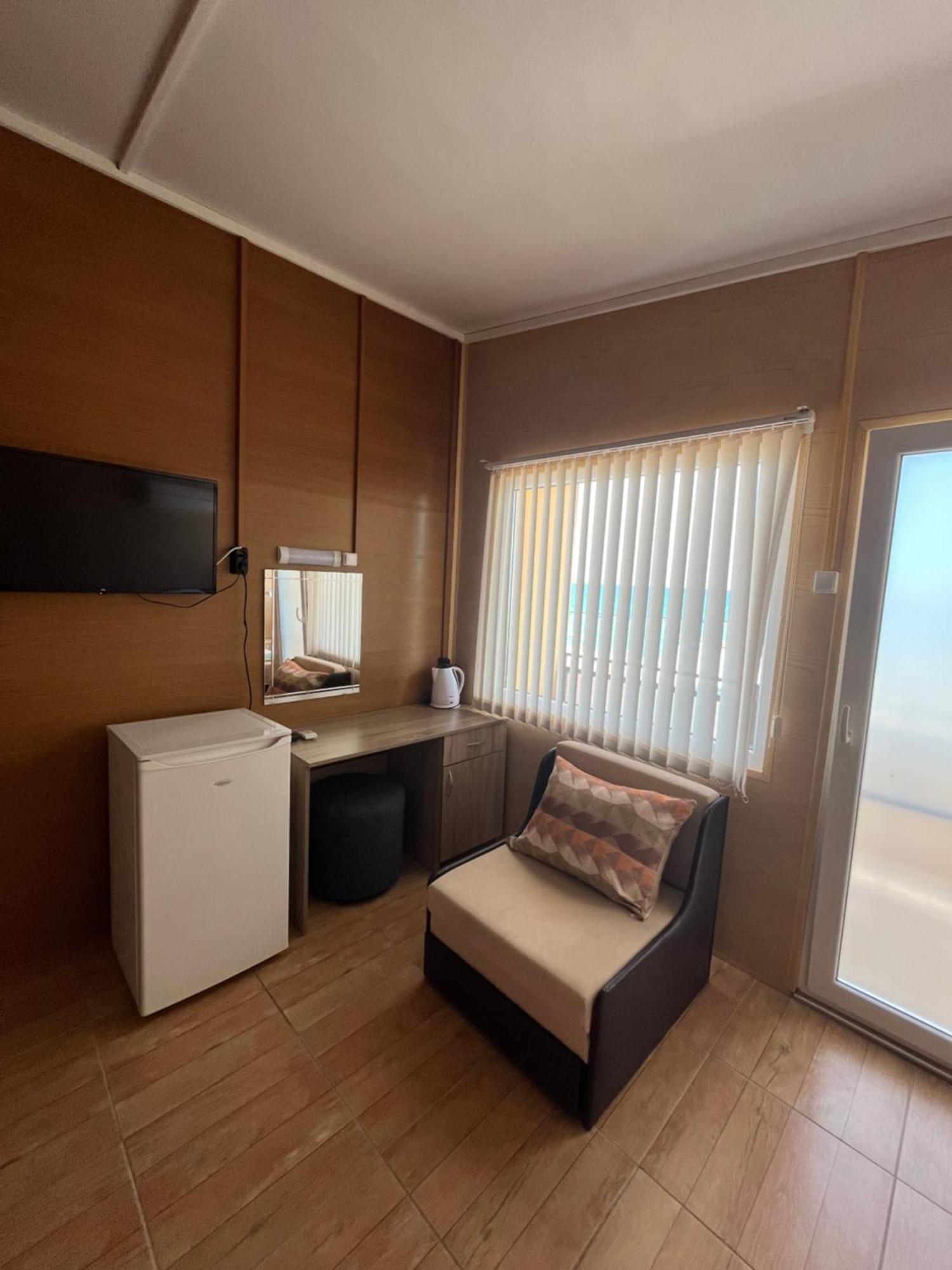 Family Hotel Globus Golden Sands Exterior photo
