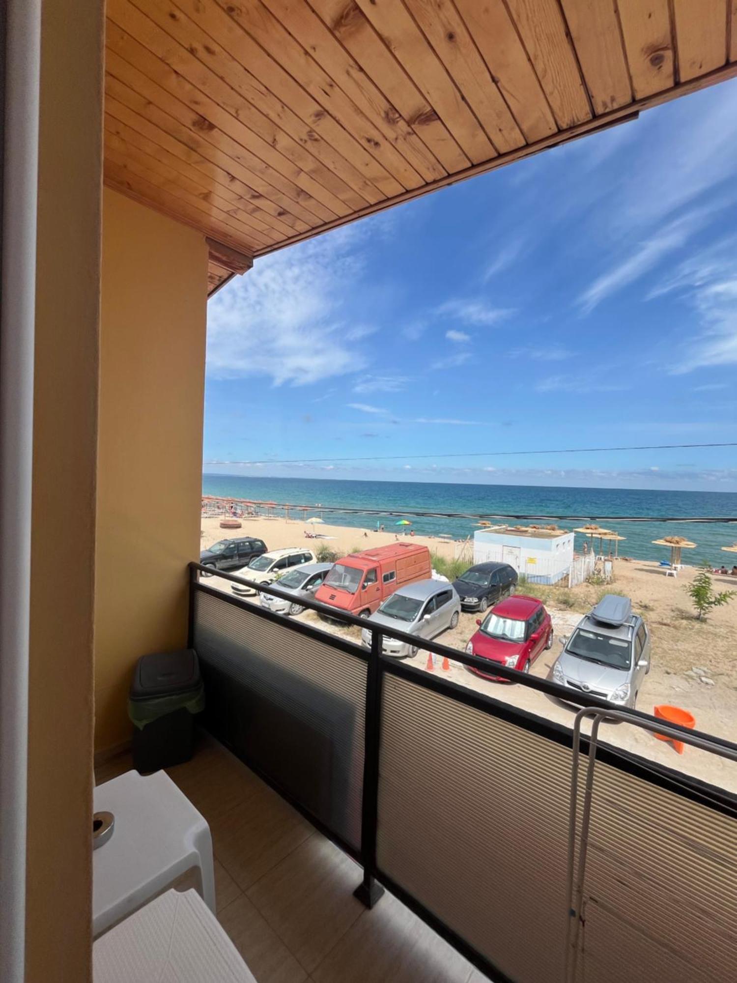 Family Hotel Globus Golden Sands Exterior photo