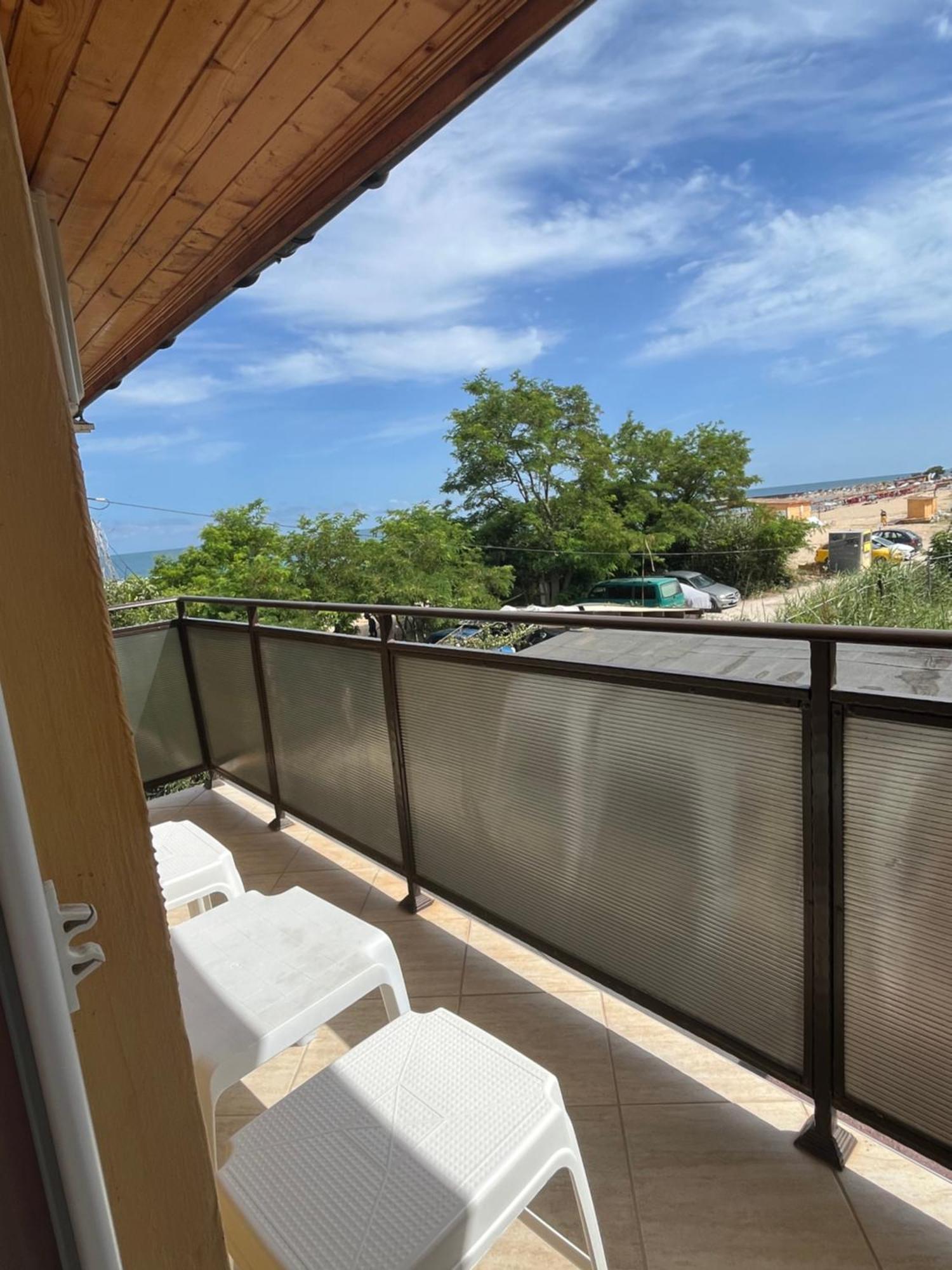 Family Hotel Globus Golden Sands Exterior photo